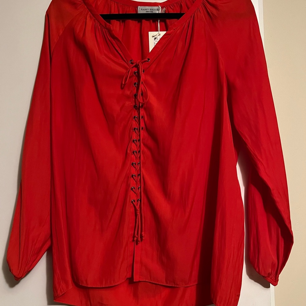 Ramy Brook beautiful flowy top size small but its big